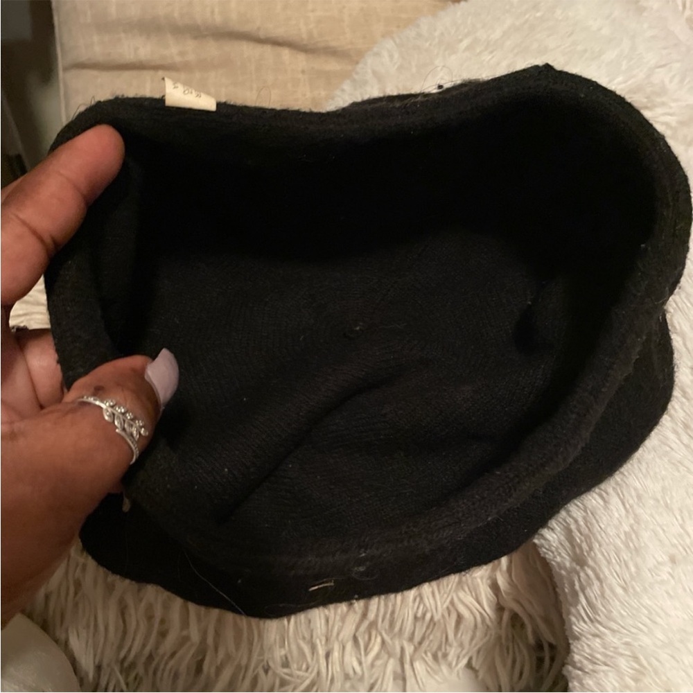 Elegant Black Beret with Sparkling Accents - Picture 3 of 3